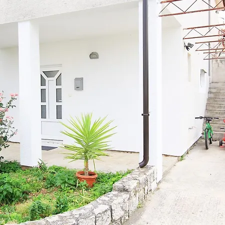 Apartment Anica *
