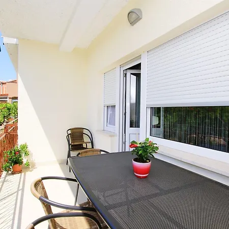 Apartment Anica *