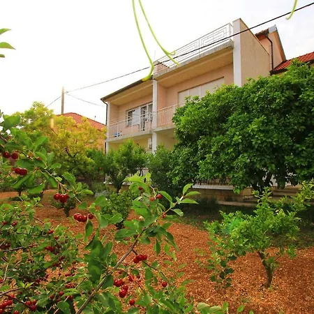 Apartment Anica *