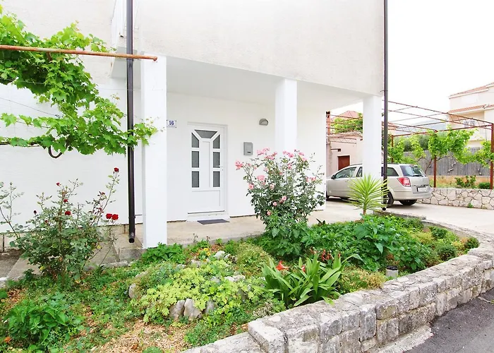 شقة Anica تروغير