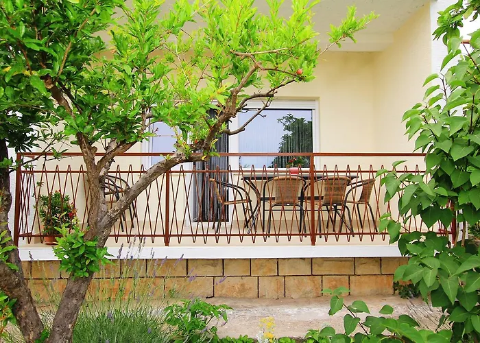 Anica شقة تروغير