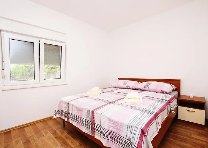 Anica شقة تروغير