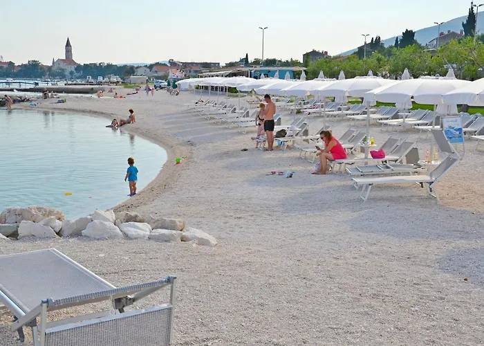 Anica شقة تروغير