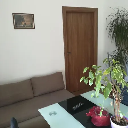Anica Apartman *